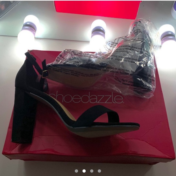 Black heels! - Picture 2 of 3